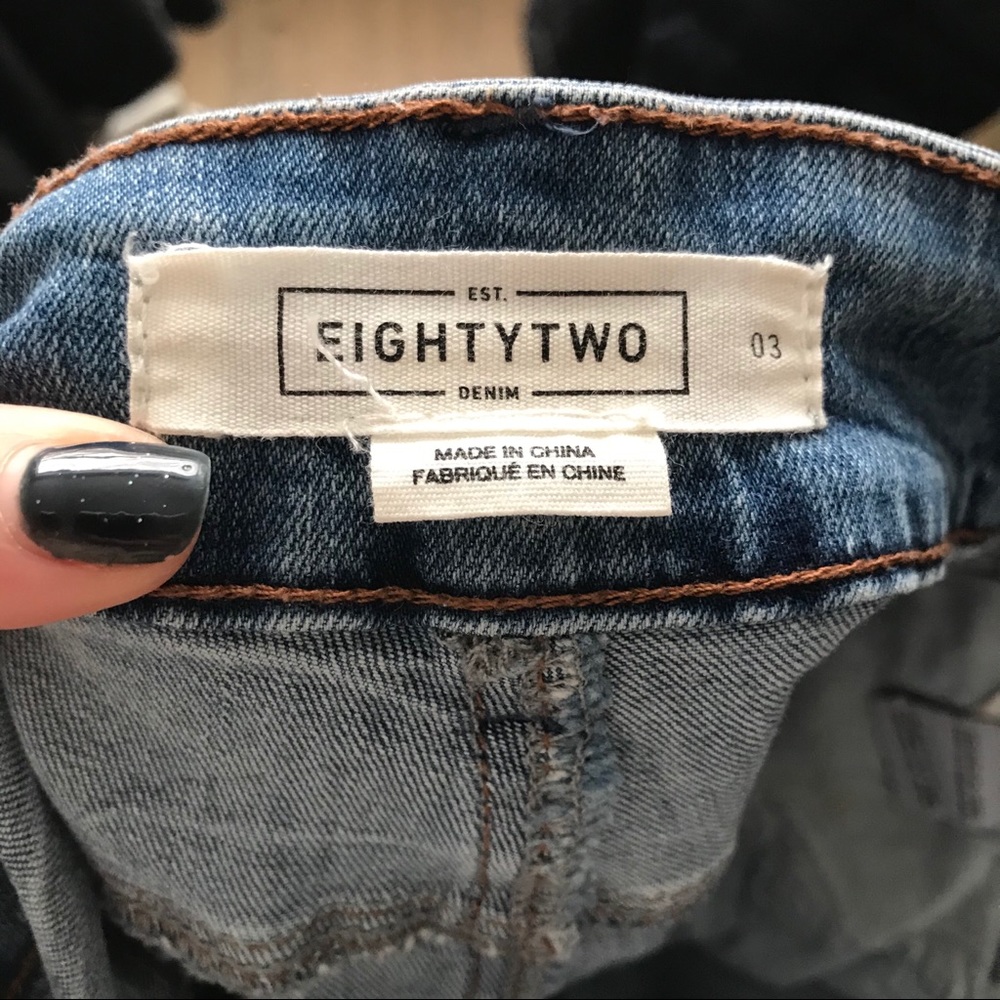 EightyTwo Distressed Jeans - Picture 2 of 8
